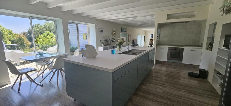 Maison - 220 m² - 5 pièces