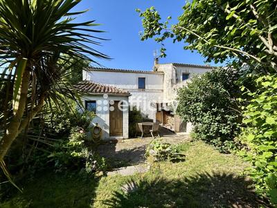 Maison - 232 m² - 10 pièces