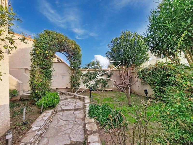 Maison - 160 m² - 5 pièces