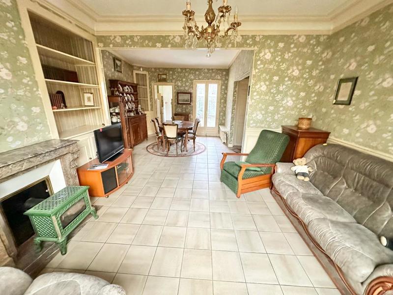 Maison ancienne - 308 m² - 11 pièces