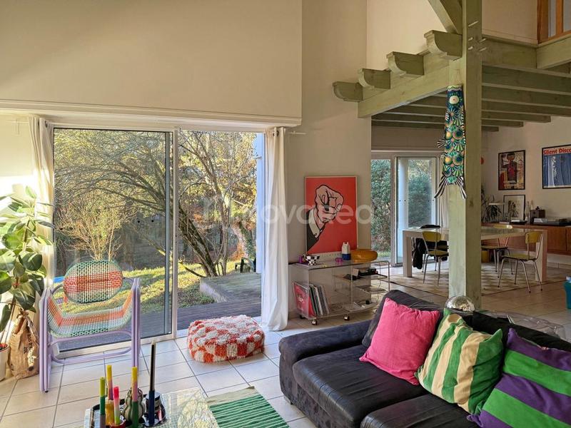 Maison - 99 m² - 5 pièces