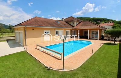 Maison - 194 m² - 8 pièces