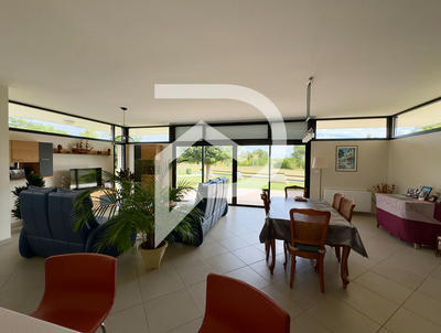 Maison - 184 m² - 6 pièces