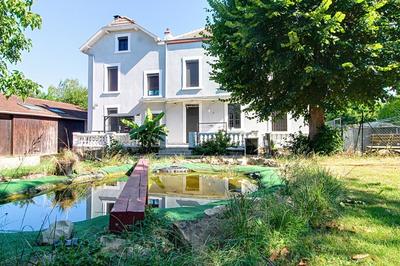 Maison - 251 m² - 12 pièces