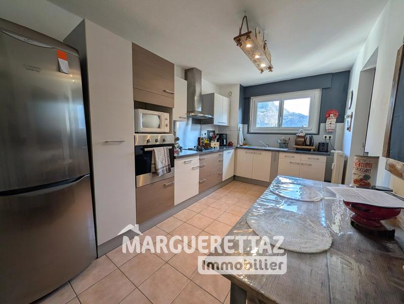 Appartement - 75 m² - 3 pièces