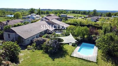 Local commercial - 380 m² - 18 pièces