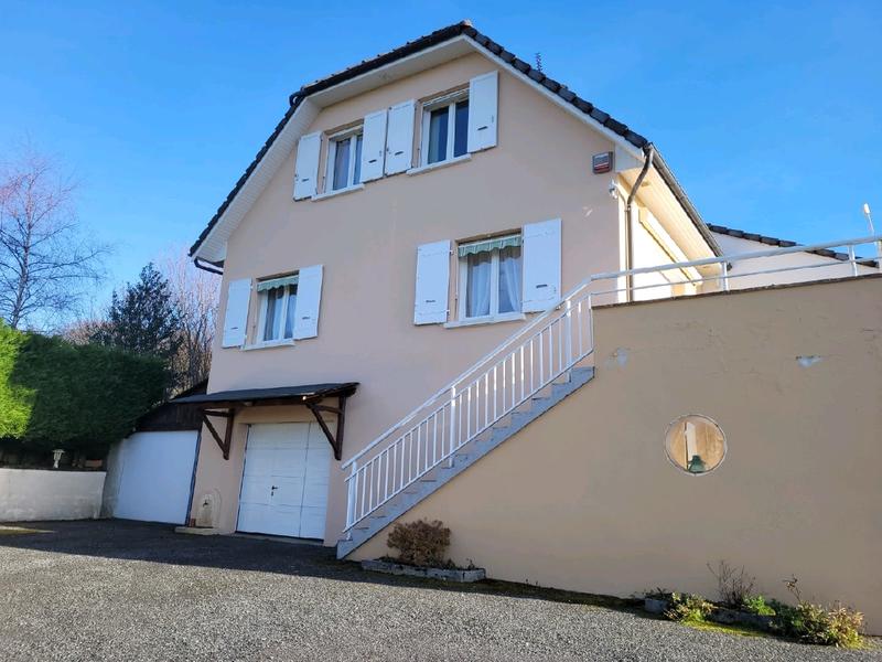 Maison - 181 m² - 8 pièces