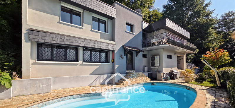 Maison - 165 m² - 6 pièces