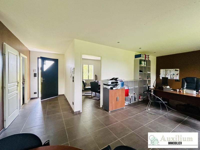 Local d'activités - 168 m² - 5 pièces