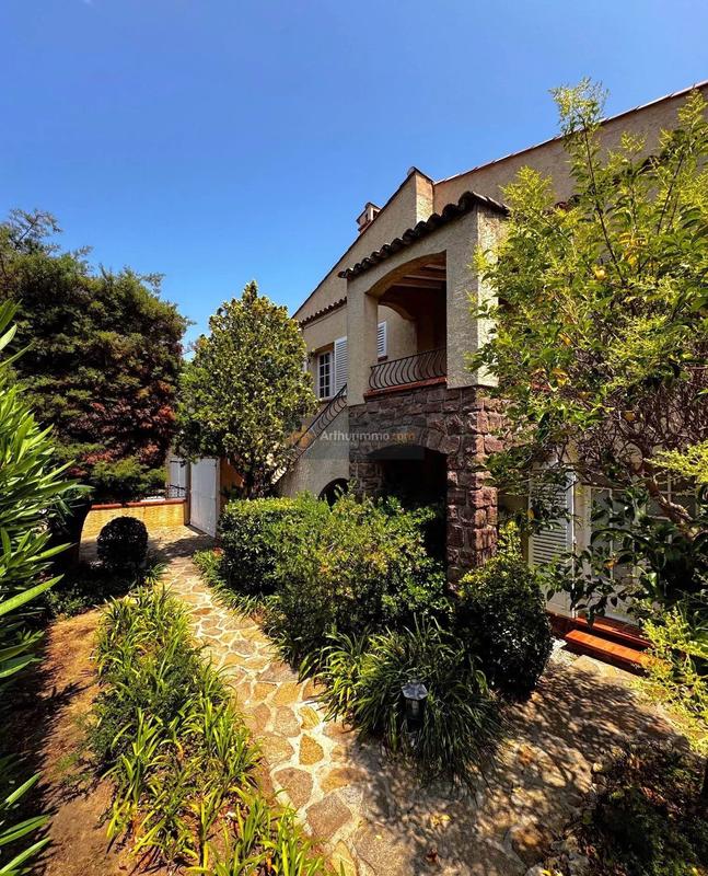 Maison - 186 m² - 7 pièces