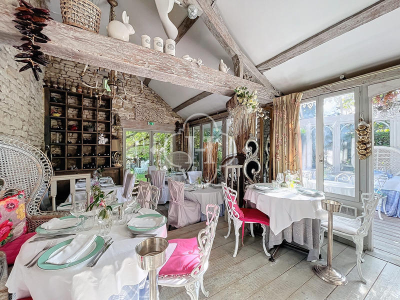 Maison ancienne - 316 m² - 8 pièces