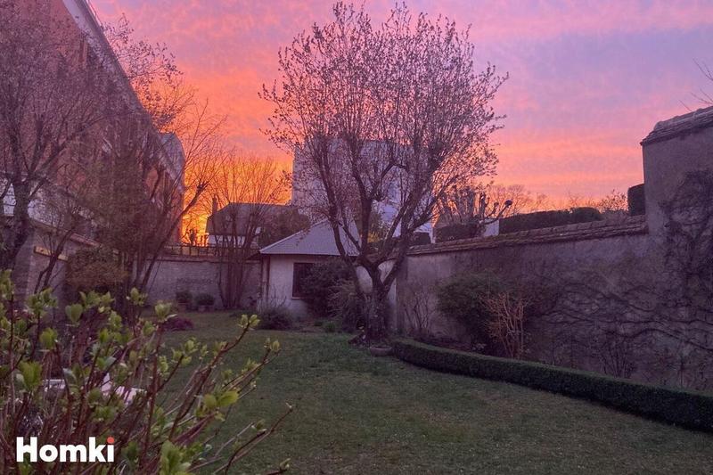 Maison - 252 m² - 11 pièces