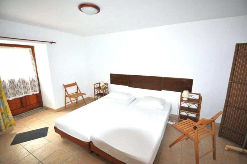 Corps de ferme - 700 m² - 8 pièces