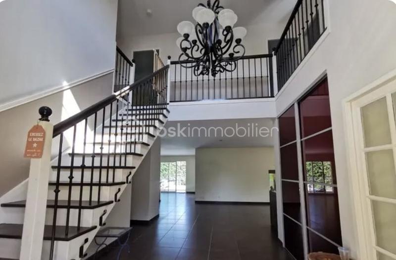 Villa - 235 m² - 8 pièces