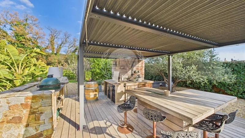 Maison - 177 m² - 5 pièces