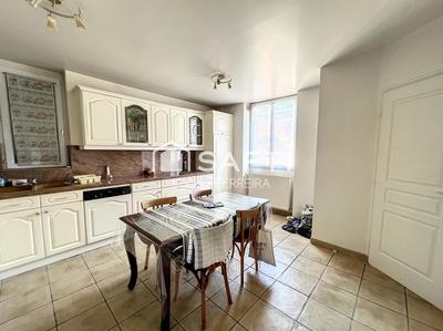 Maison - 86 m² - 5 pièces