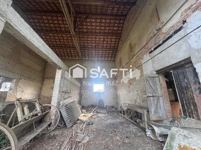 Maison - 600 m² - 1 pièce