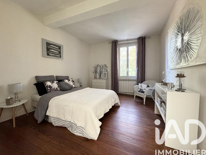 Maison - 328 m² - 6 pièces