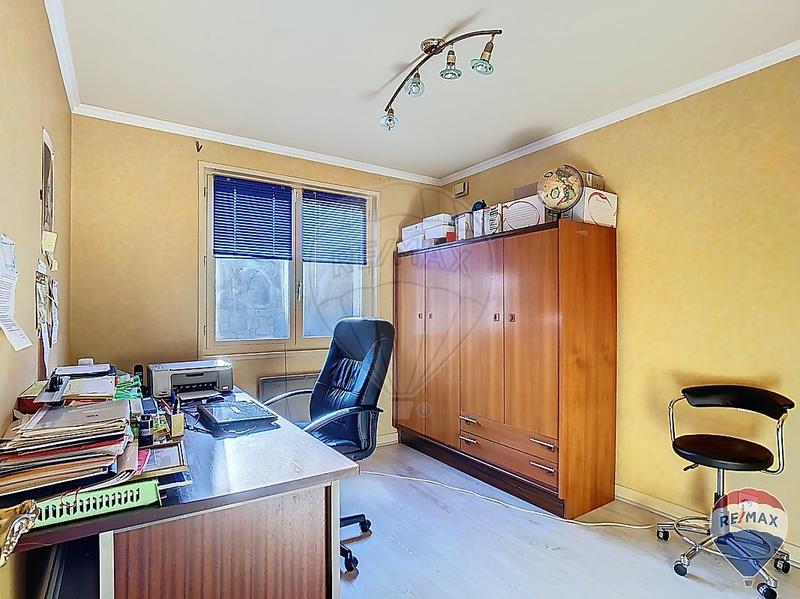 Maison - 222 m² - 9 pièces