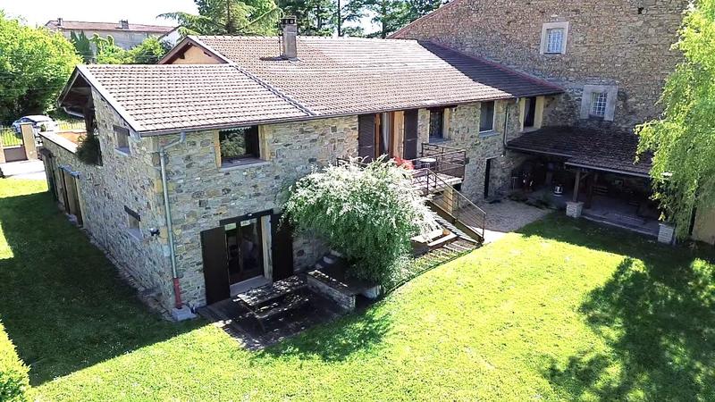 Maison - 240 m² - 6 pièces