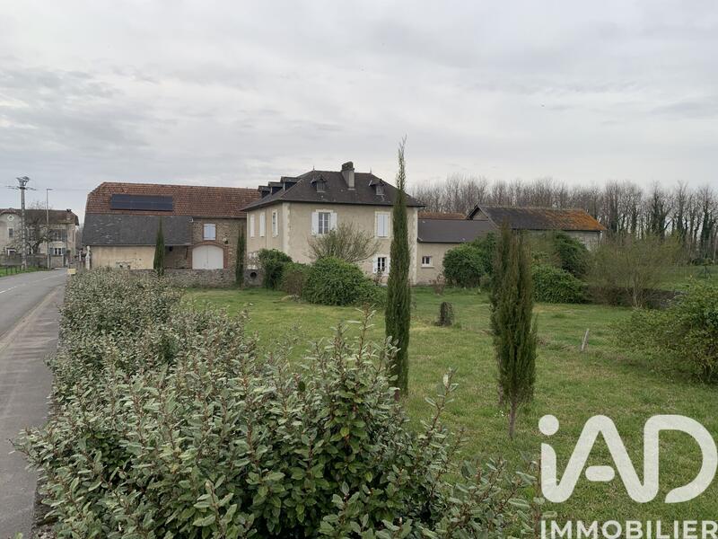 Maison de village - 208 m² - 8 pièces