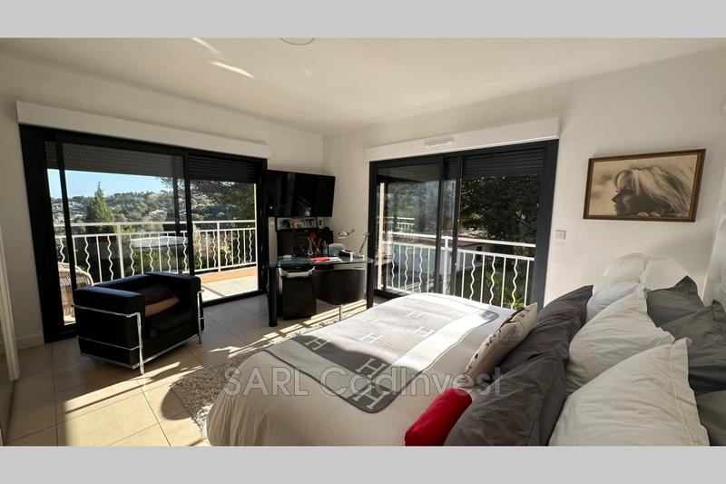 Maison - 380 m² - 8 pièces