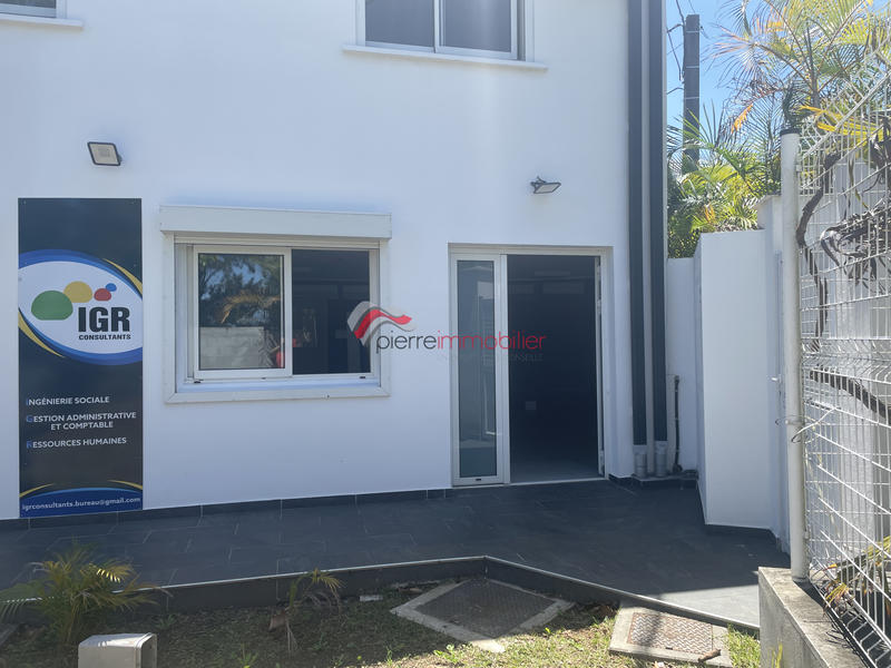 Local commercial - 67 m² - 3 pièces