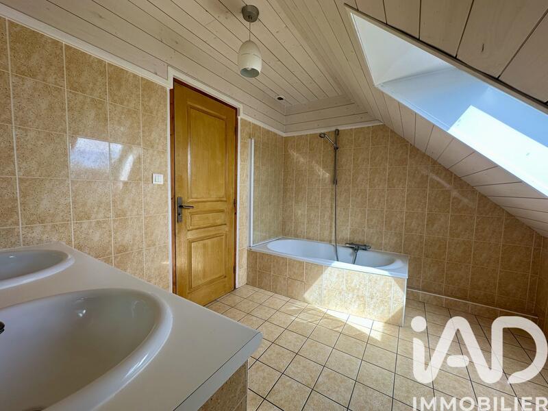 Maison - 136 m² - 7 pièces