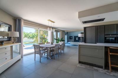 Maison - 254 m² - 6 pièces