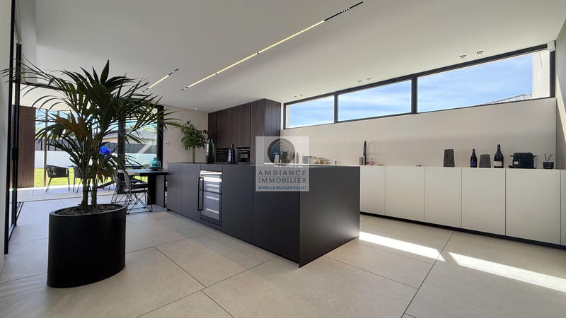 Maison - 282 m² - 7 pièces