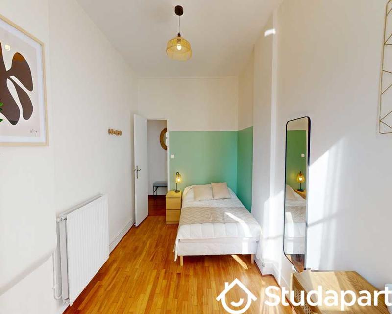 Chambre - 120 m² - 1 pièce