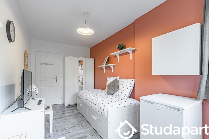 Chambre - 10 m² - 1 pièce