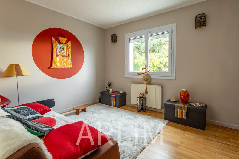 Maison - 141 m² - 9 pièces