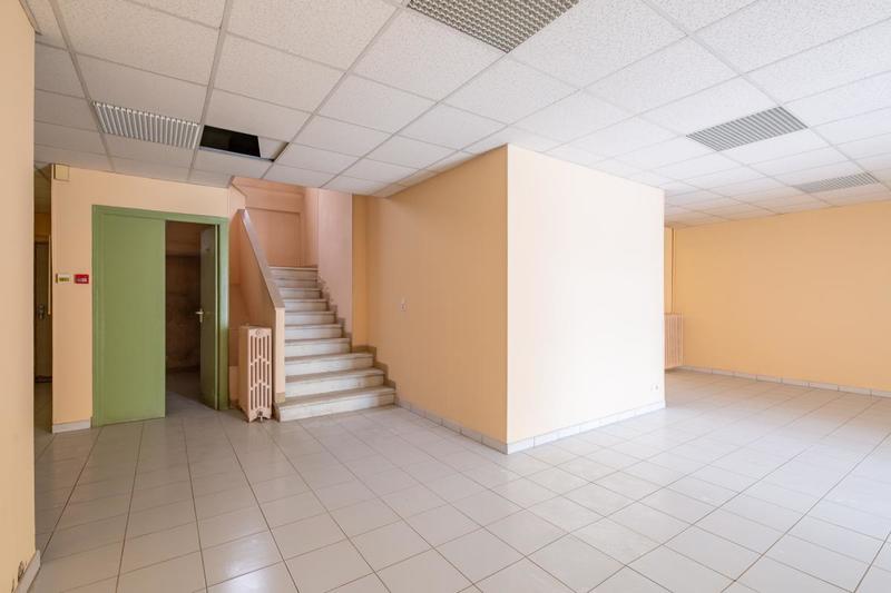 Bureau - 254 m² - 7 pièces