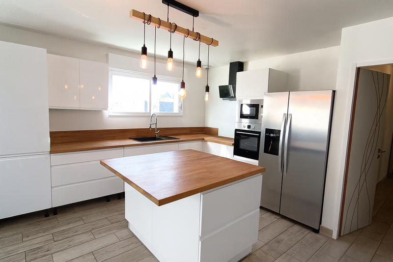 Maison - 102 m² - 4 pièces