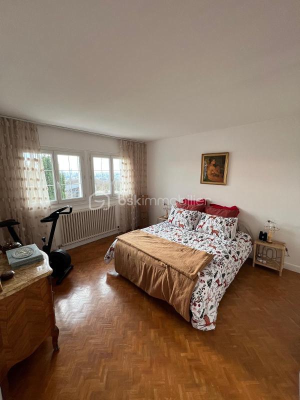 Maison - 170 m² - 8 pièces