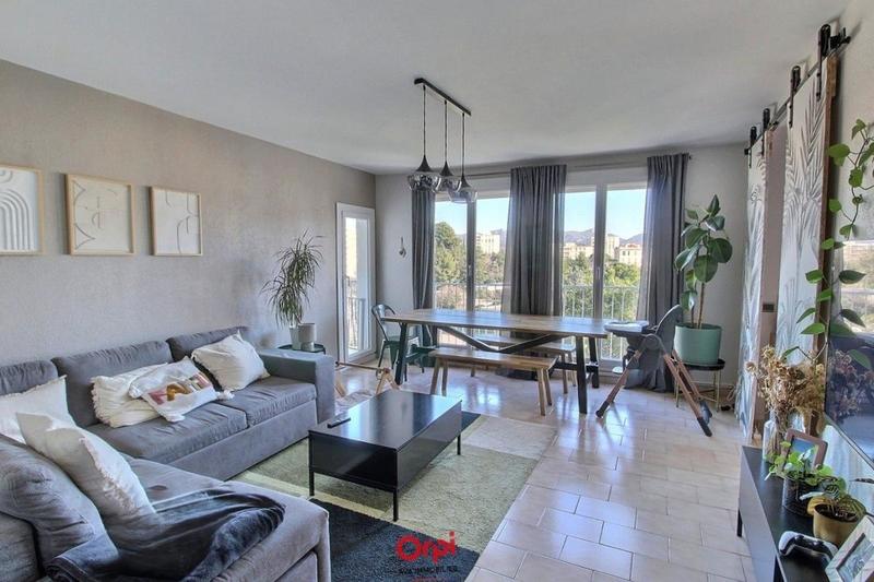 Appartement - 80 m² - 4 pièces