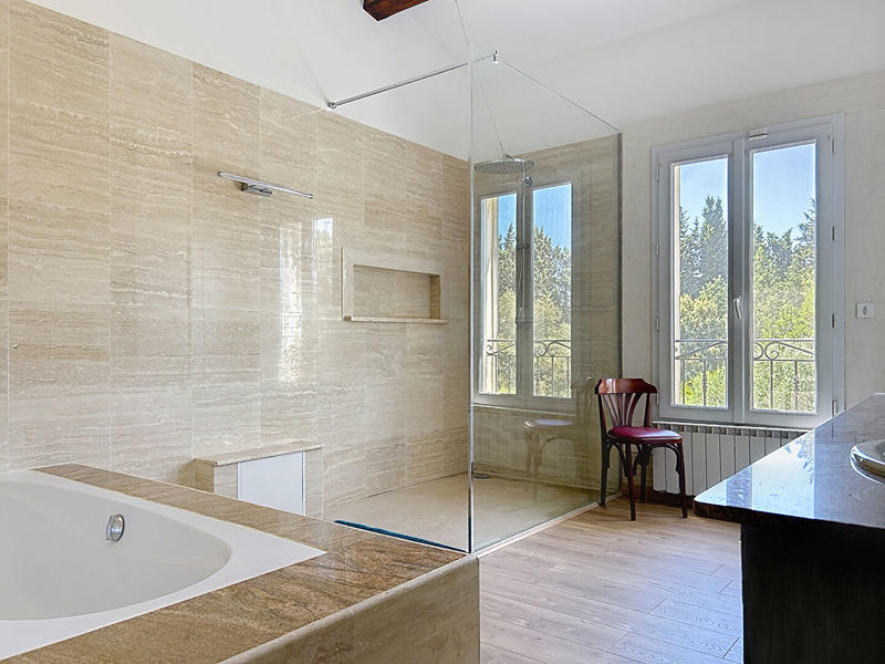 Maison - 300 m² - 7 pièces