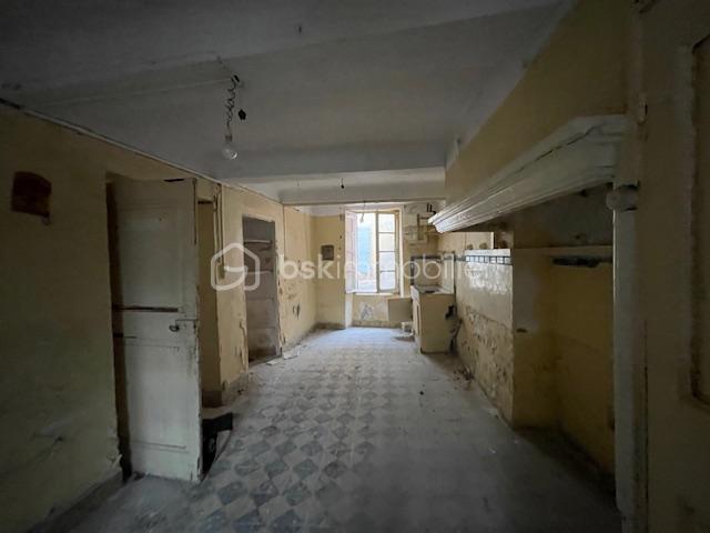 Immeuble - 180 m² - 14 pièces