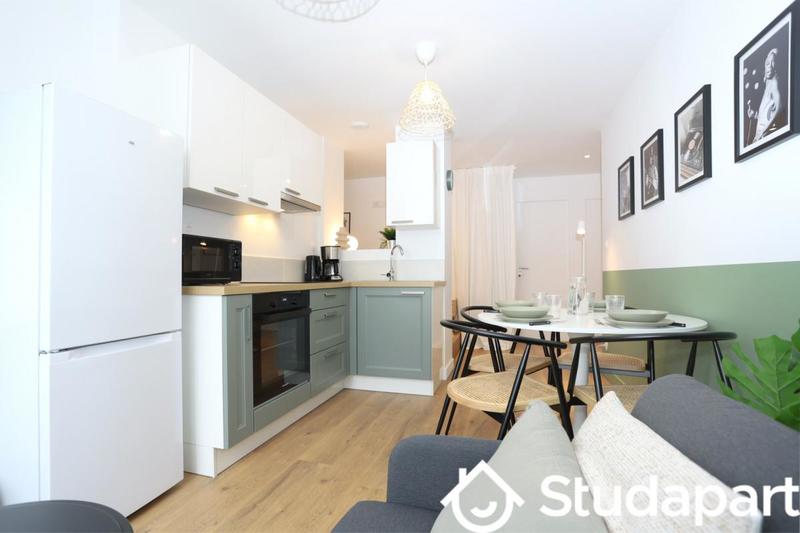 Chambre - 11 m² - 1 pièce