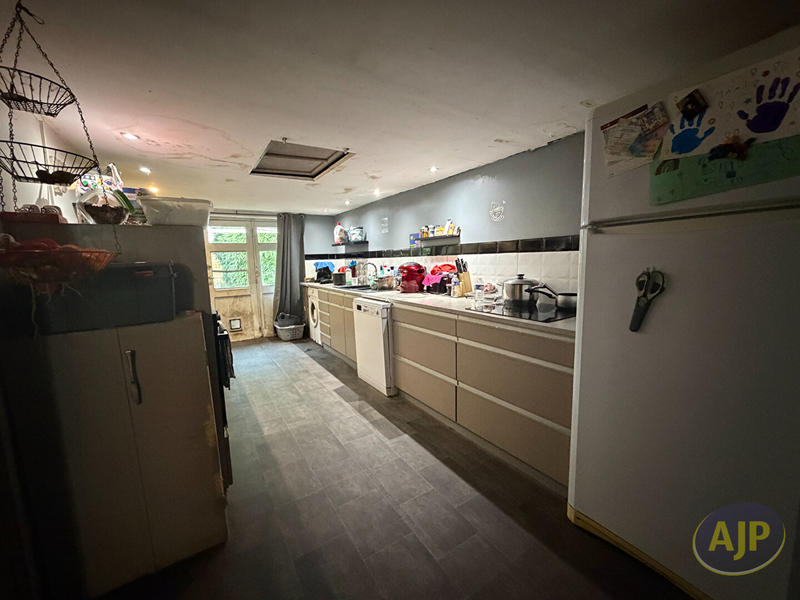 Maison - 90 m² - 3 pièces