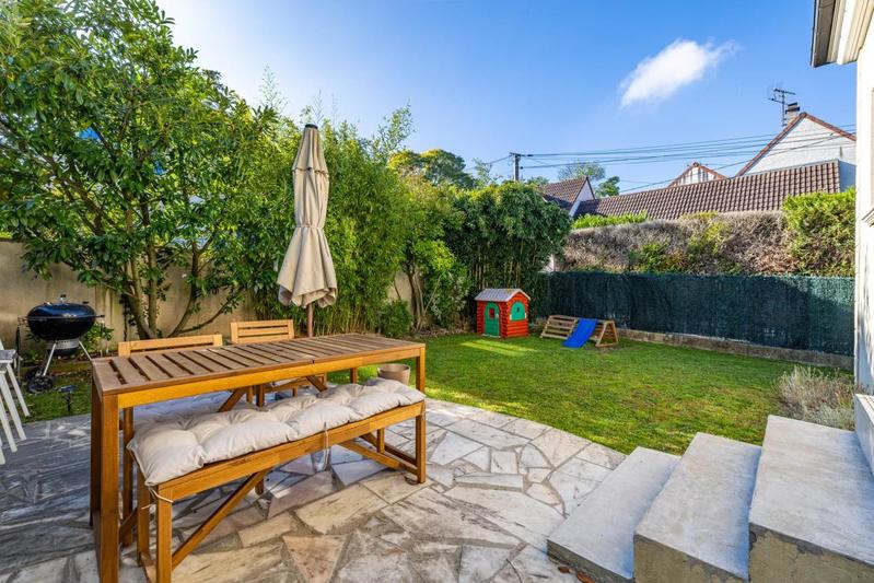 Maison - 90 m² - 5 pièces