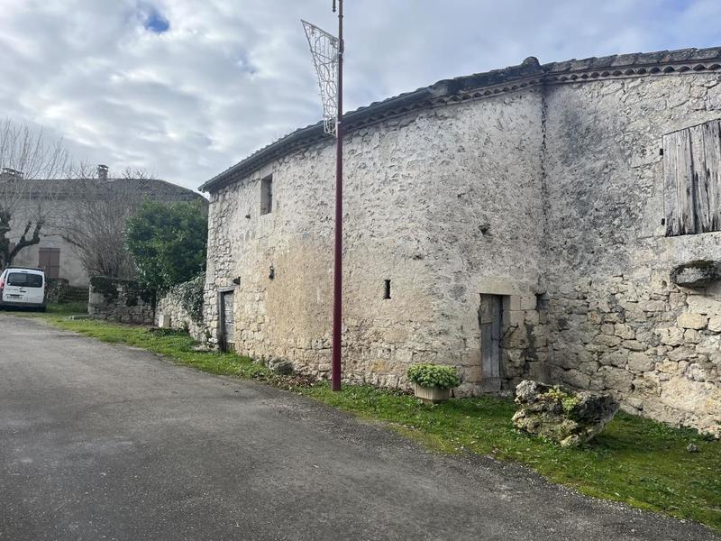 Maison de village - 140 m² - 2 pièces