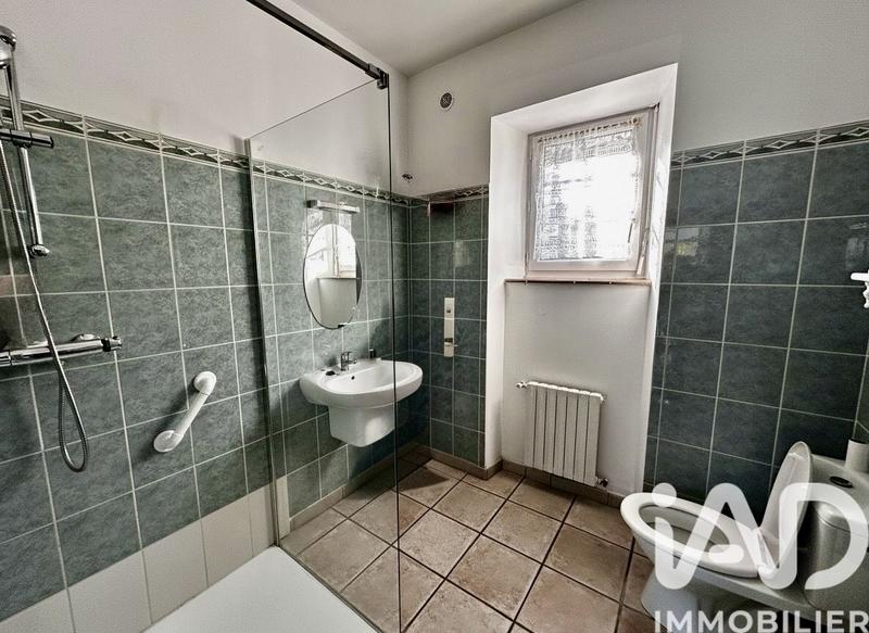 Maison - 202 m² - 6 pièces