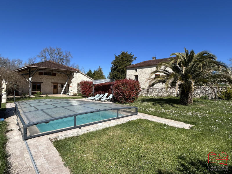 Maison - 321 m² - 9 pièces