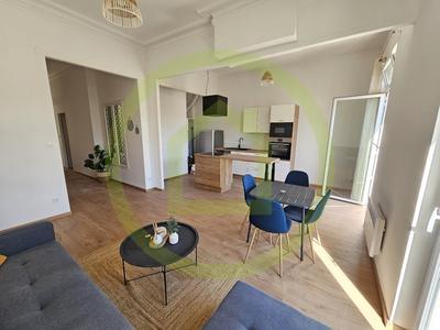 Appartement ancien - 77 m² - 3 pièces