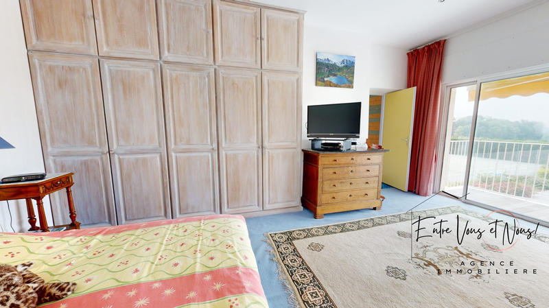 Maison ancienne - 415 m² - 11 pièces