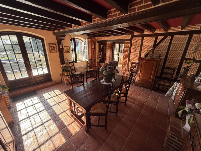 Maison - 242 m² - 7 pièces