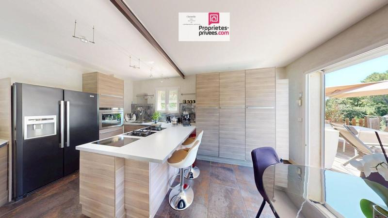 Maison - 140 m² - 5 pièces