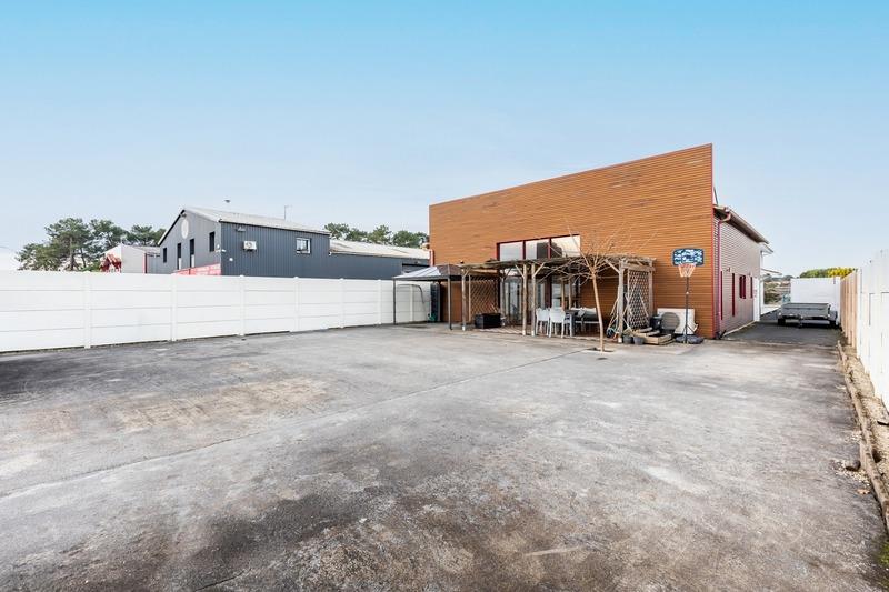 Maison - 301 m² - 11 pièces